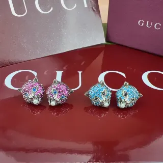 قرط أذن Gucci برأس الثعلب كريستال ولؤلؤ