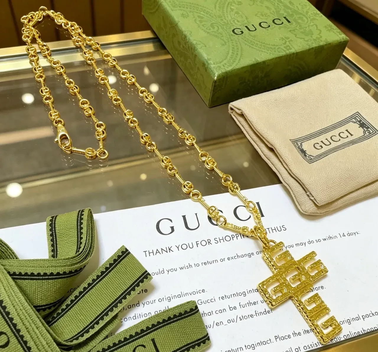 Gucci GG Pendentif Croix Chaîne Gold-Tone 4