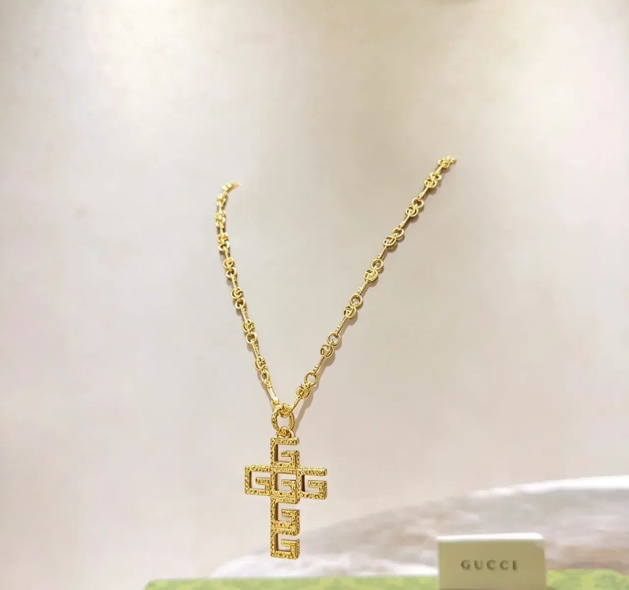 Gucci GG Pendentif Croix Chaîne Gold-Tone 5