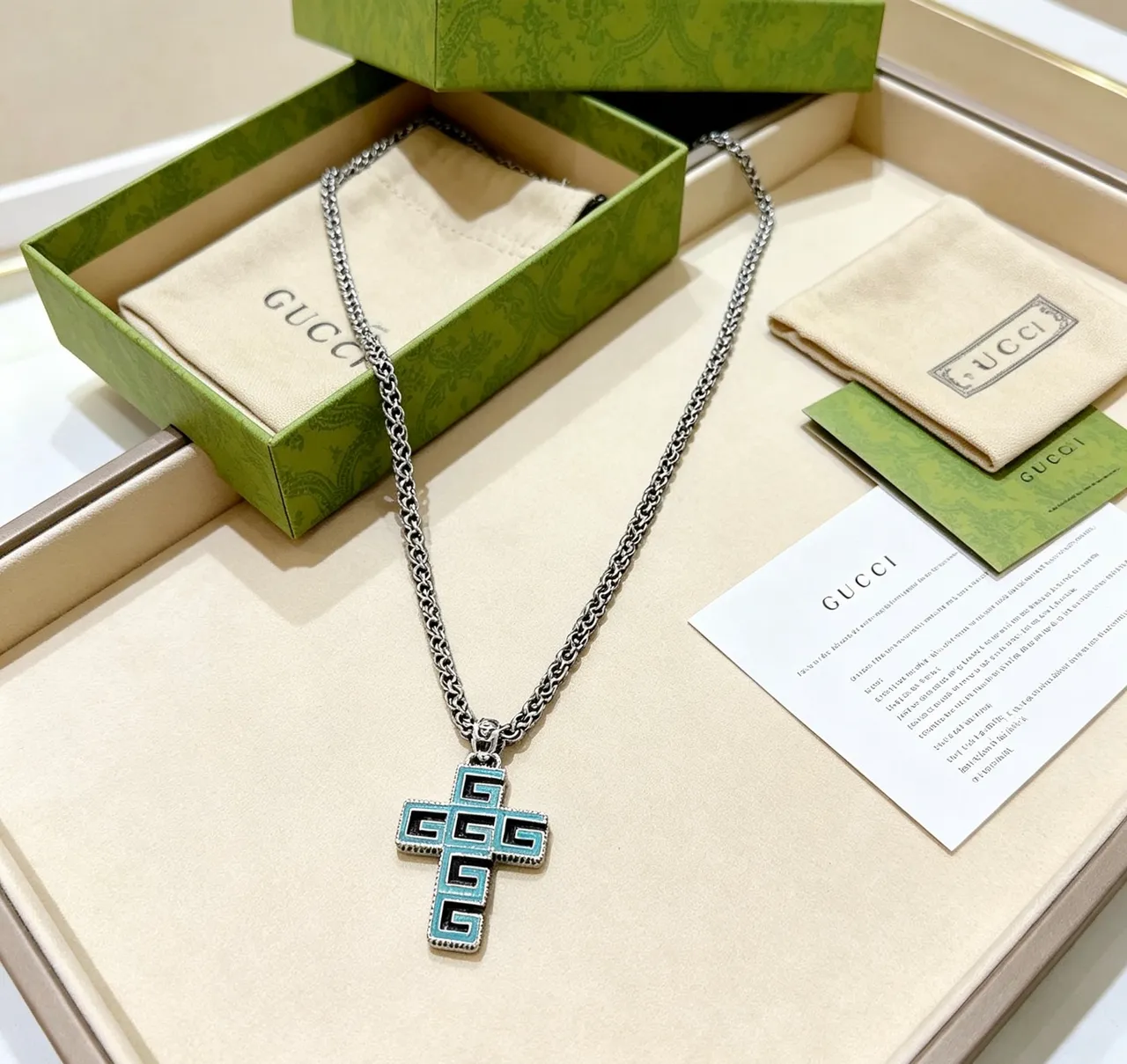Gucci GG Cross টারকয়জ এনামেল সিলভার-টোন নেকলেস 7