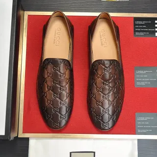 Gucci GG Marmont বাদামি বেইজ উঁচোলা একাক্ষর মসৃণ চামড়া লোফার