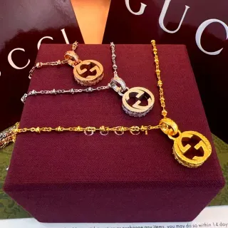 Gucci GG Marmont পেন্ডেন্ট সোনা রূপা Interlocking G Logo Textured Bezel নেকলেস