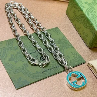 Gucci GG Marmont সিলভার ব্লু সজ্জিত লিংক চেইন হিরনীলাশ এনামেল পেন্ডেন্ট হার