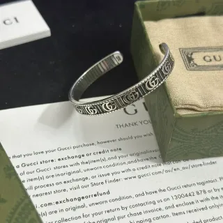 Gucci GG Marmont Pulsera Plata Motivo Interlocking Ribeteado Interior