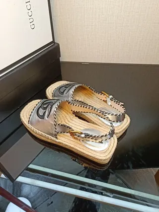 Gucci GG Marmont Argent métallique GG Logo Espadrilles casual sandales 2