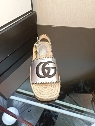 Gucci GG Marmont Argent métallique GG Logo Espadrilles casual sandales 7
