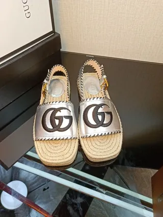 Gucci GG Marmont Argent métallique GG Logo Espadrilles casual sandales 9