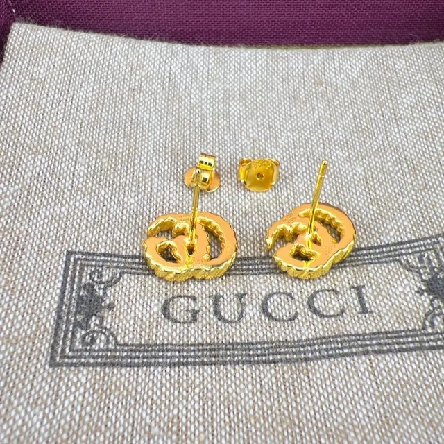 Gucci GG Marmont मोड़ी रस्सी लॉक G स्टड ईयररिंग्स 3