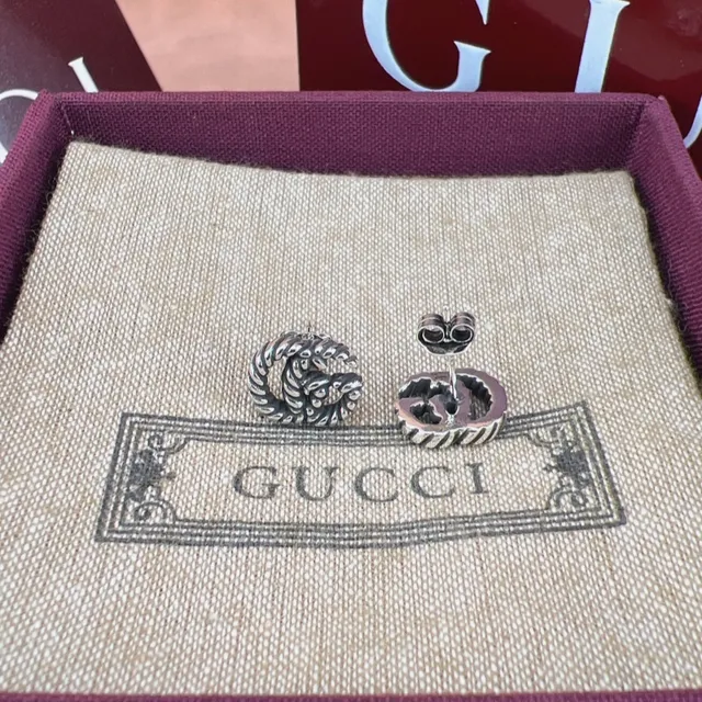 Gucci GG Marmont मोड़ी रस्सी लॉक G स्टड ईयररिंग्स 5