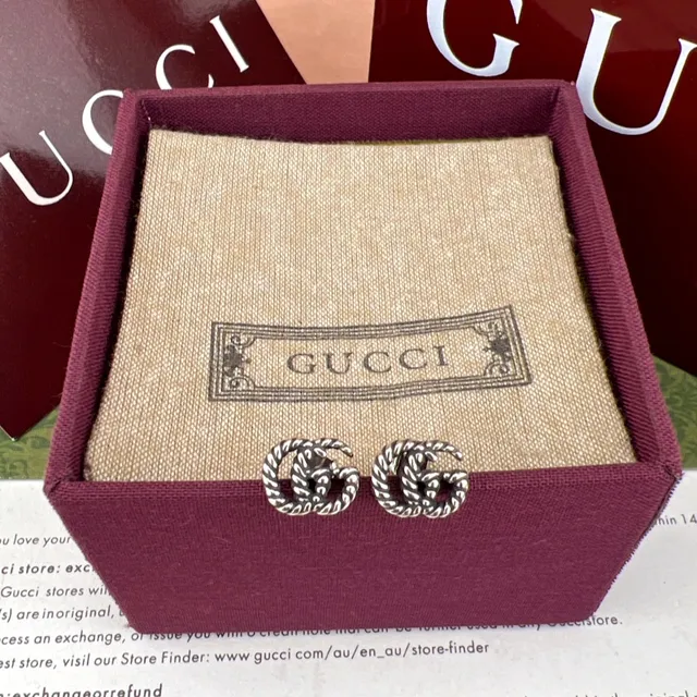 Gucci GG Marmont मोड़ी रस्सी लॉक G स्टड ईयररिंग्स 9