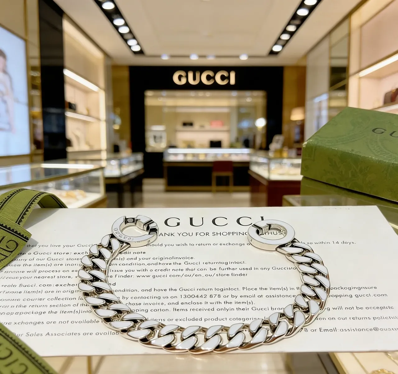 Gucci GG Marmont سوارة سلسلة كيرب مينا بيضاء 7