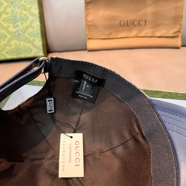 Gorra de béisbol Gucci GG Monogram de canvas y cuero 4