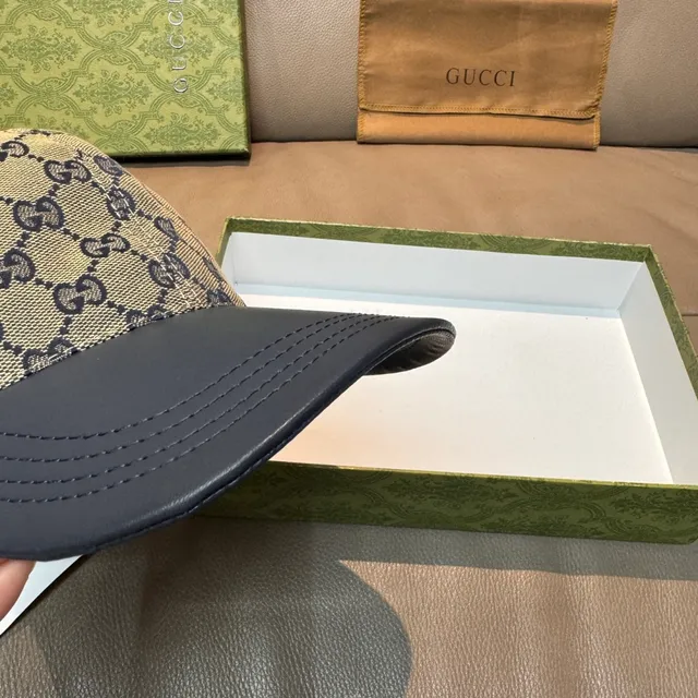 Gorra de béisbol Gucci GG Monogram de canvas y cuero 6