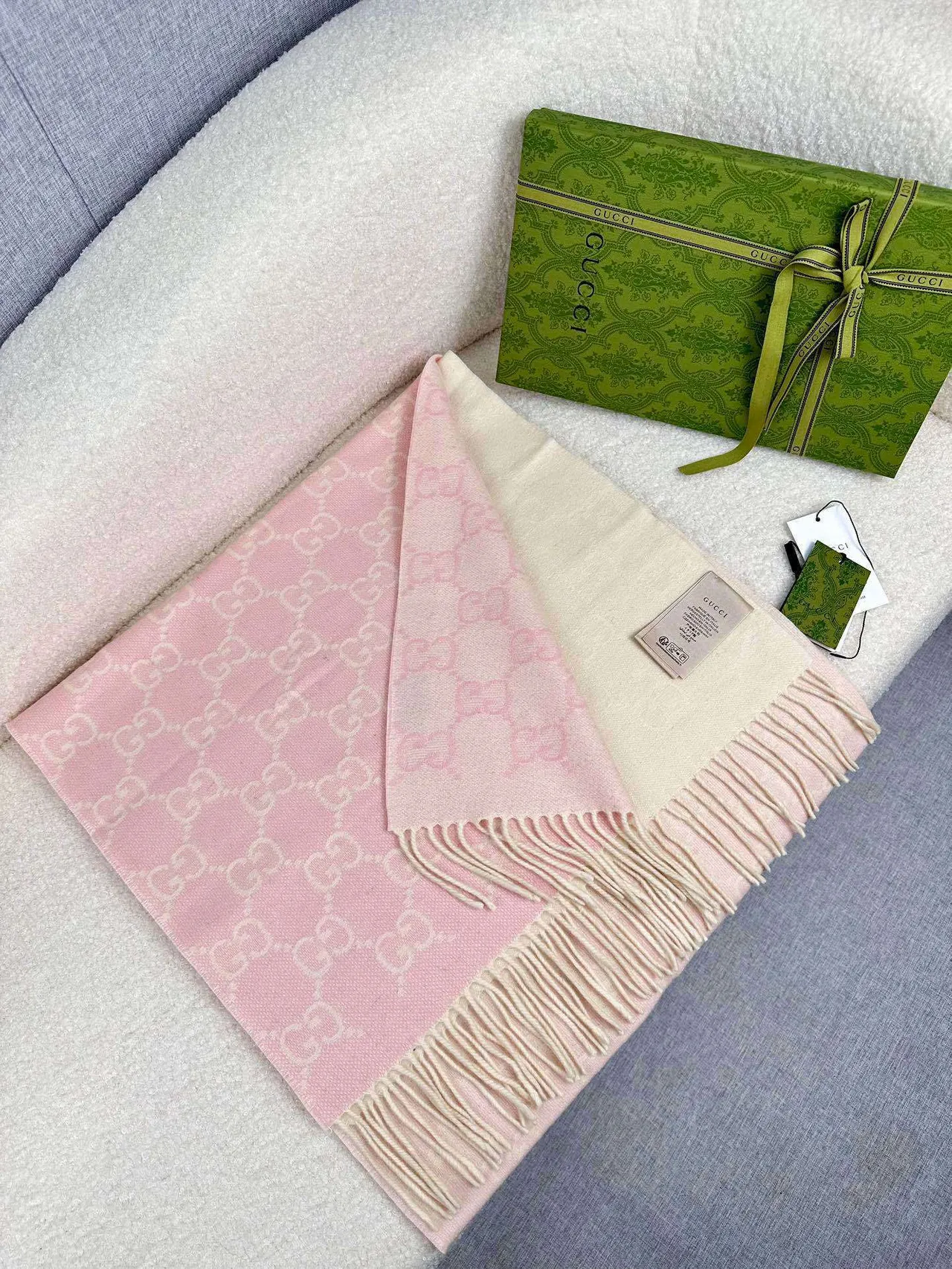 Gucci GG Monogram Rosa Bege Tecido Jacquard Motivo Interlocking Cachecol de Cashmere 5