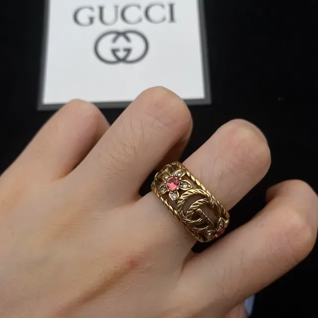 قلادة Gucci ذهبية وردية ملتوية GG Links زهور كريستال 6