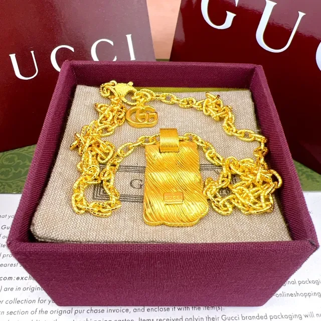 Gucci Pêndulos Interlocking G Logo em Ouro e Prata com Acabamento Texturizado de Madeira 3