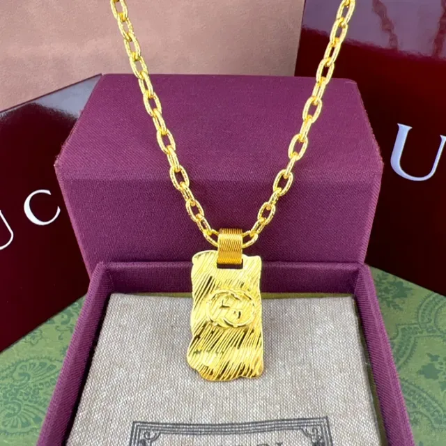 Gucci Pêndulos Interlocking G Logo em Ouro e Prata com Acabamento Texturizado de Madeira 5