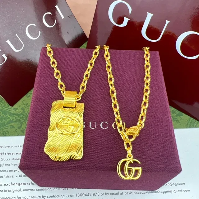 Gucci Pêndulos Interlocking G Logo em Ouro e Prata com Acabamento Texturizado de Madeira 7
