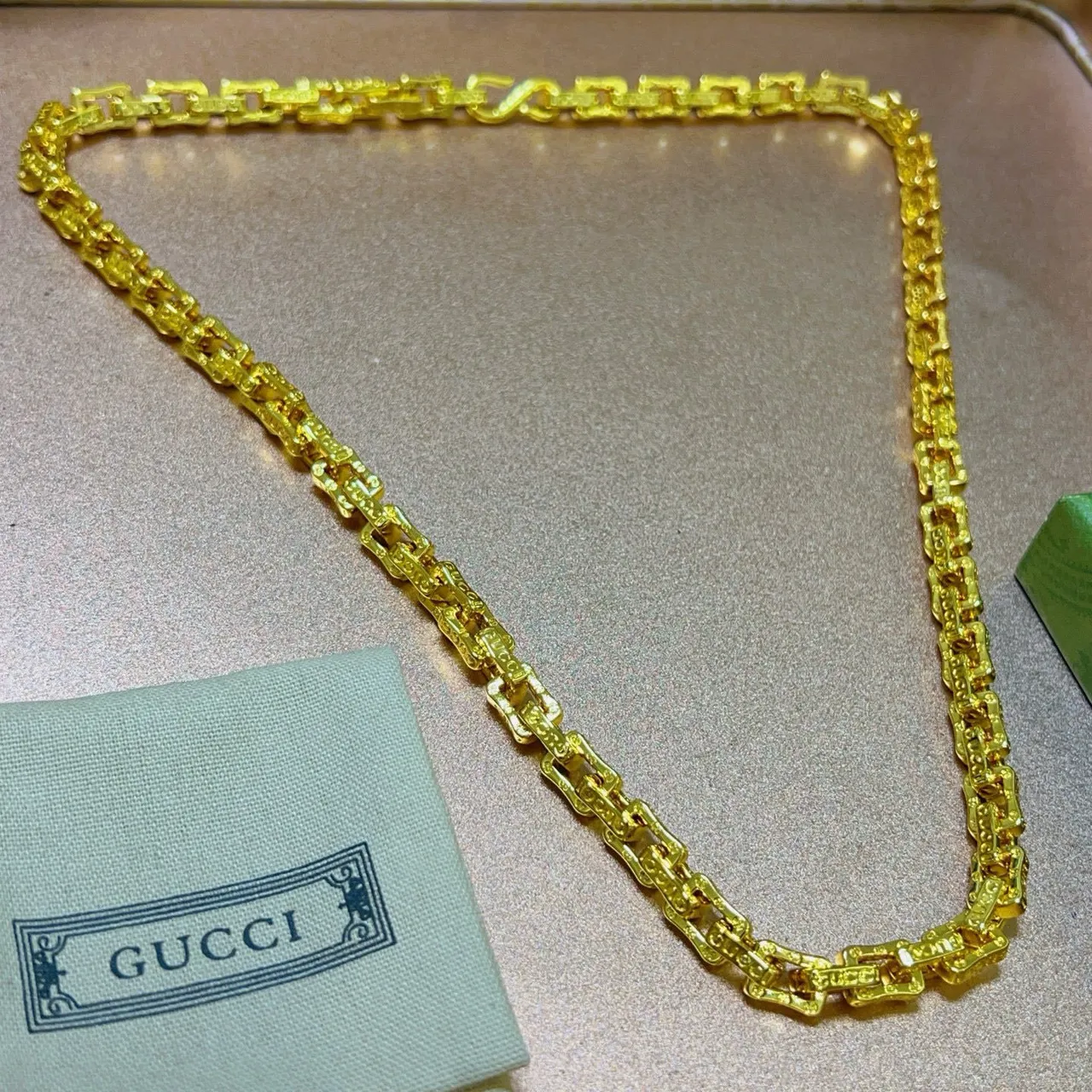 Gucci 金色刻字链接链项链 7