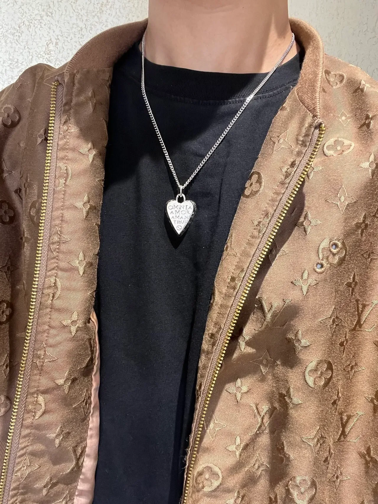 Gucci Heart Pendant Silver Curb Chain Necklace 2
