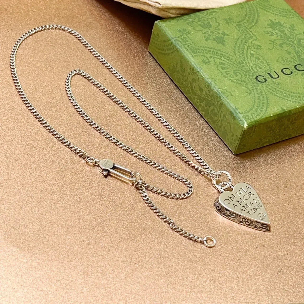 Gucci Heart Pendant Silver Curb Chain Necklace 6