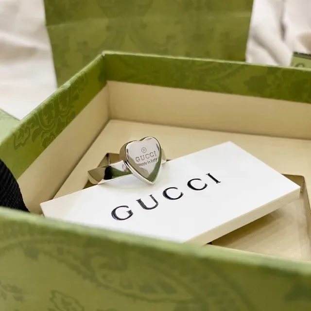 Gucci 心形刻字 Logo 戒指 3