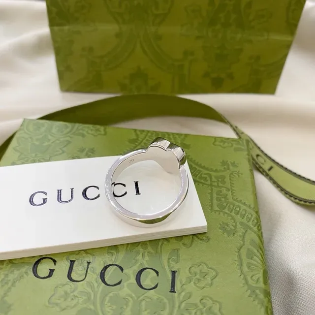 Gucci 心形刻字 Logo 戒指 6