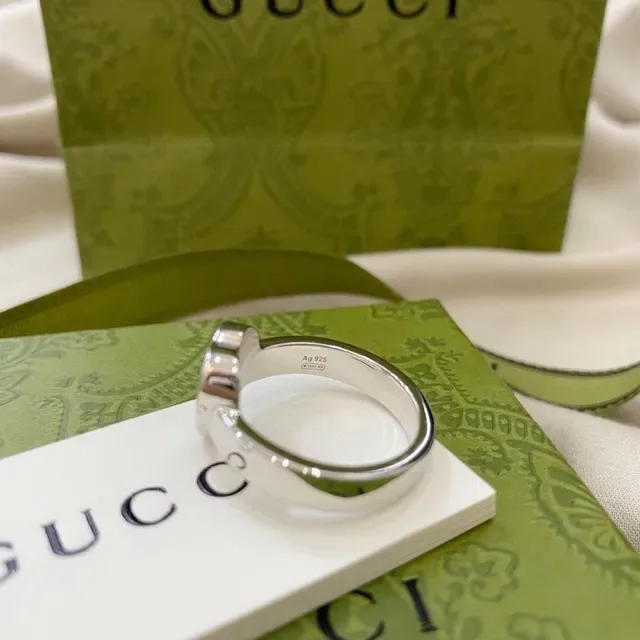 Gucci 心形刻字 Logo 戒指 7