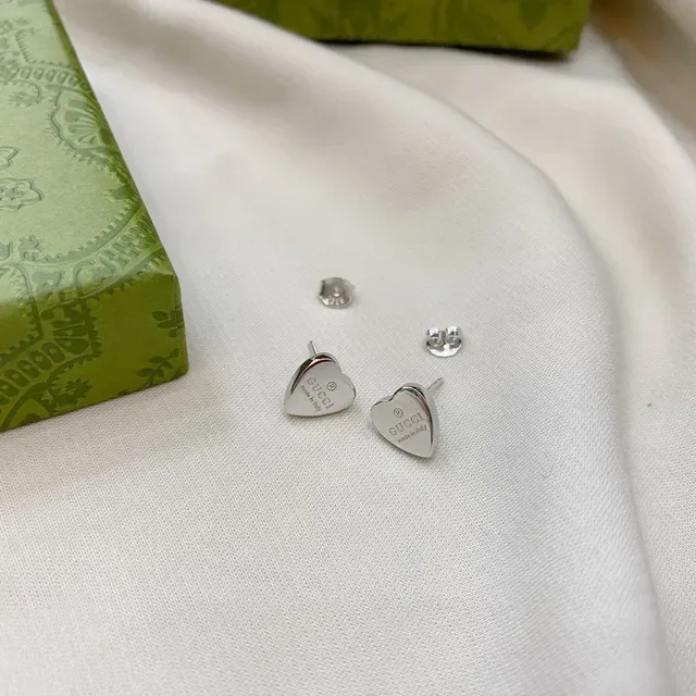 Gucci Heart-Shaped Engraved Logo Stud Earrings 4