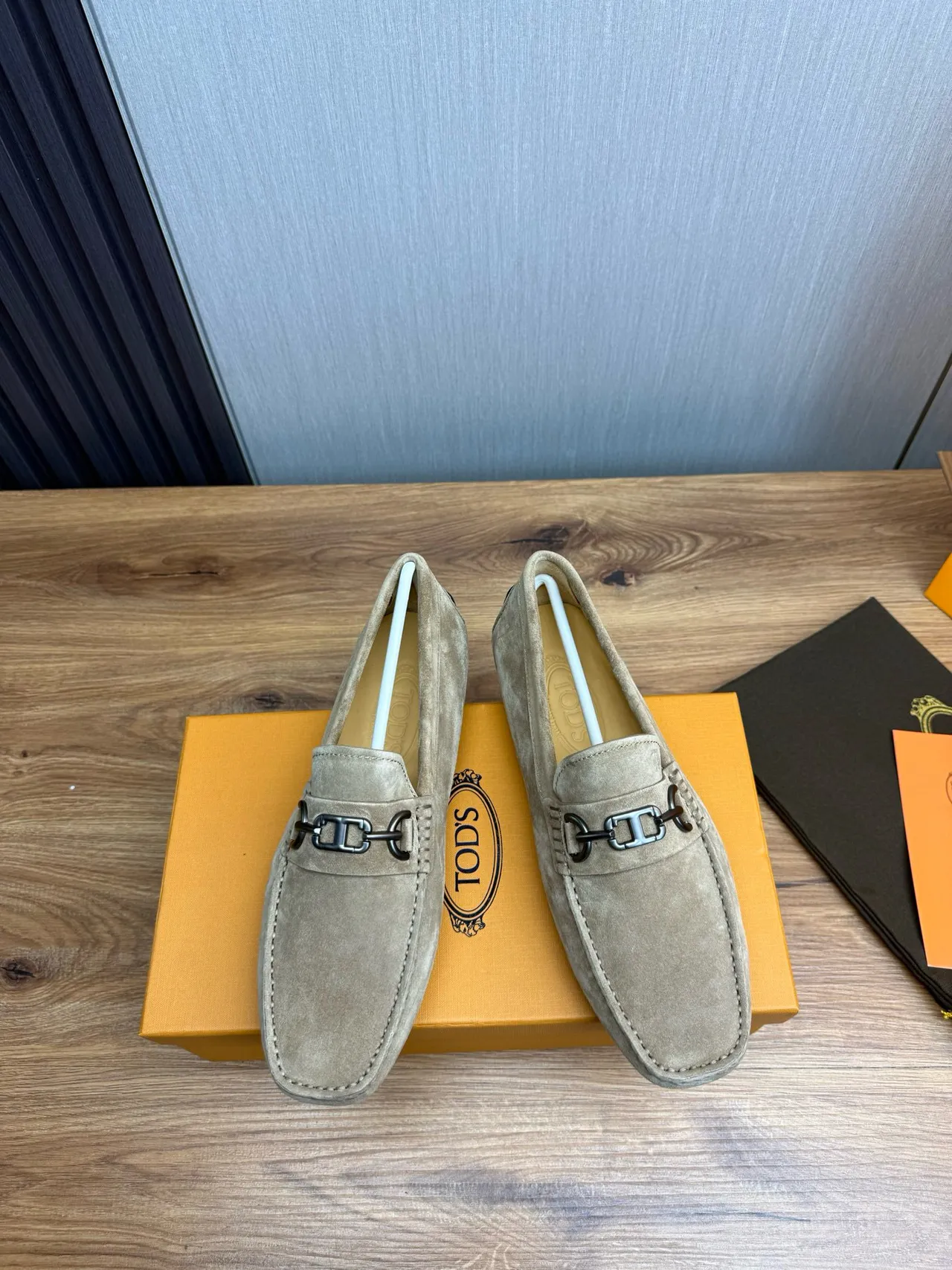 Gucci Horsebit 1955 米色麂皮乐福鞋 3