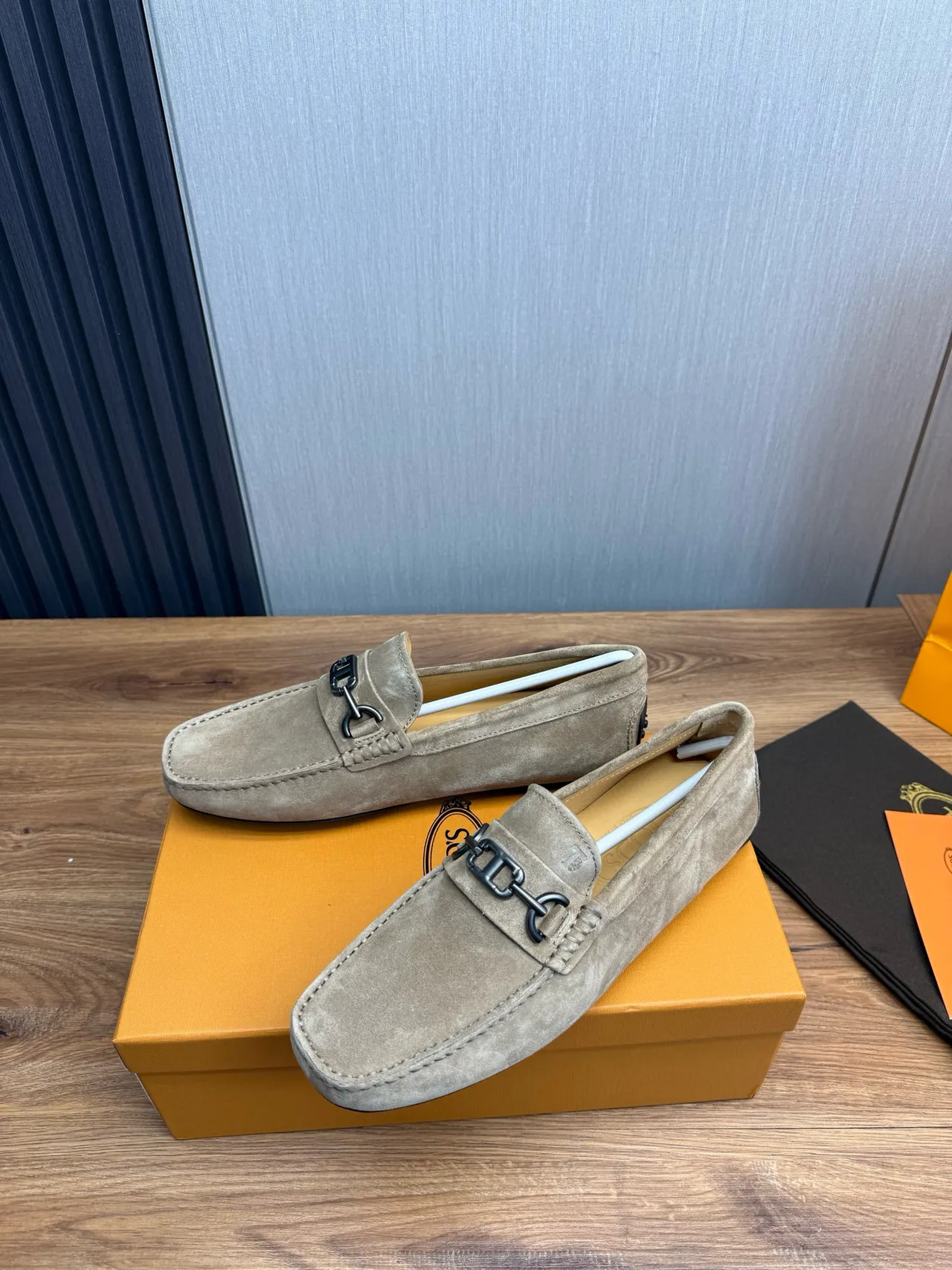 Gucci Horsebit 1955 米色麂皮乐福鞋 4