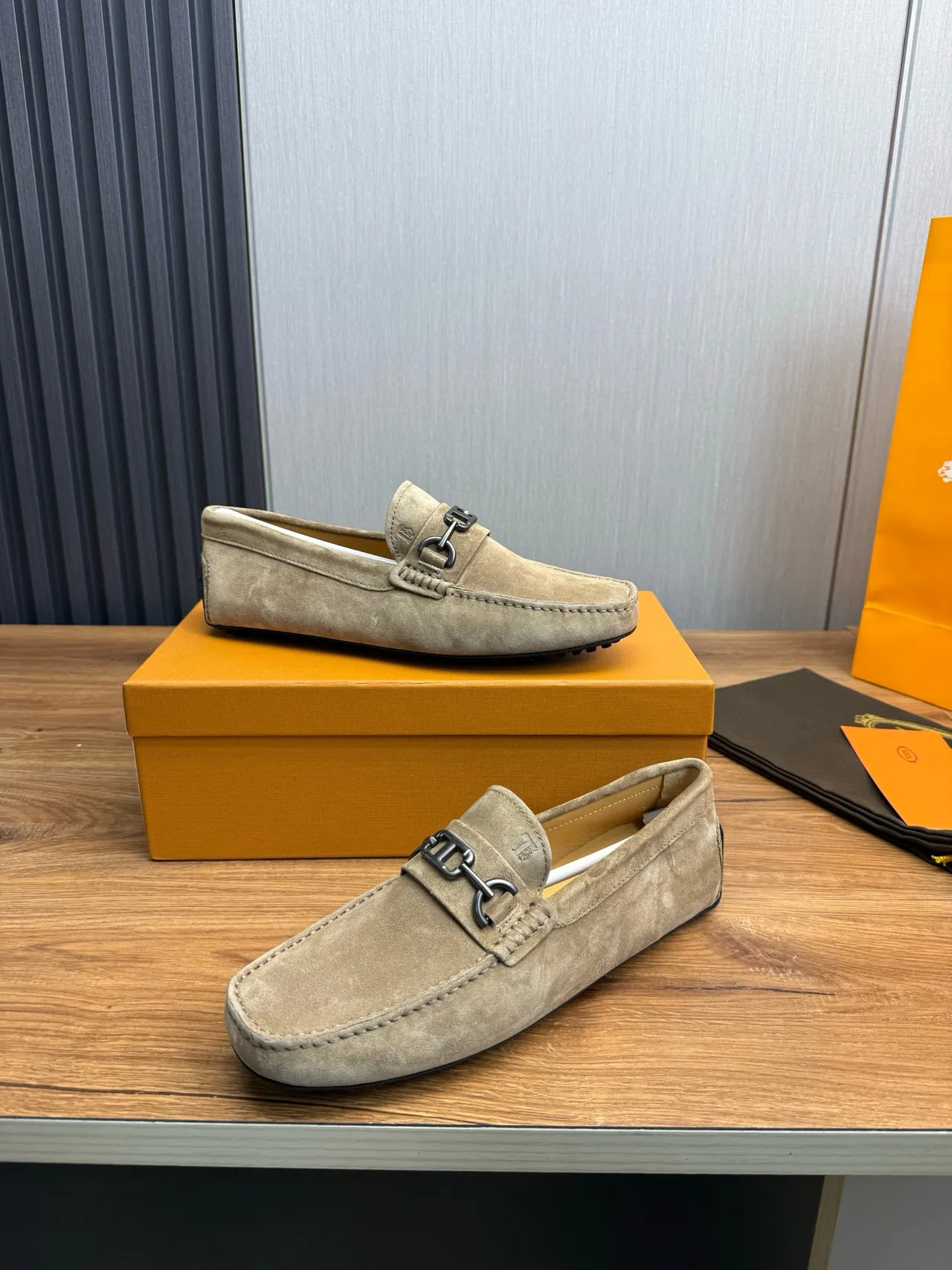 Gucci Horsebit 1955 米色麂皮乐福鞋 5