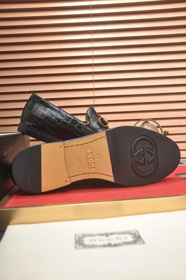 Gucci Horsebit 1955 Black Croc-Embossed Leather Loafers 7
