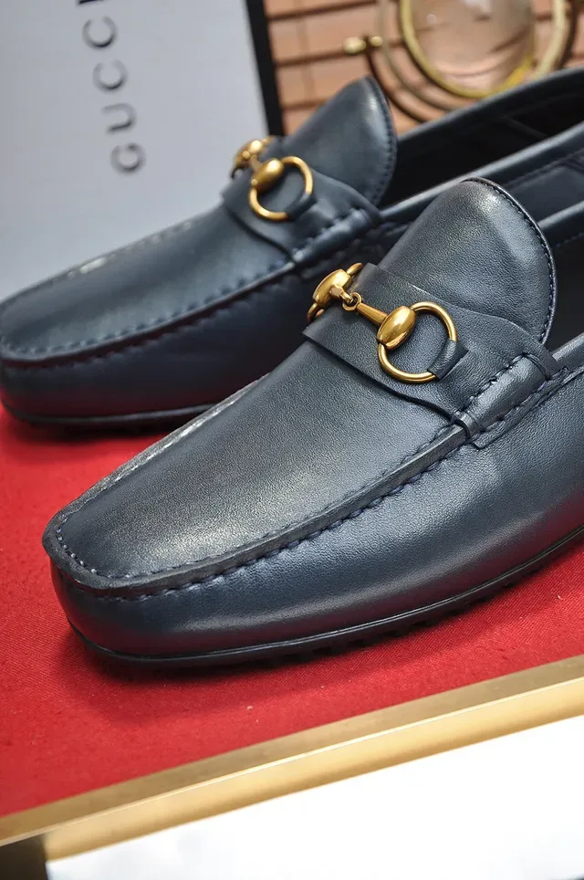 Gucci Horsebit 1955 黑色皮革金扣乐福鞋 2