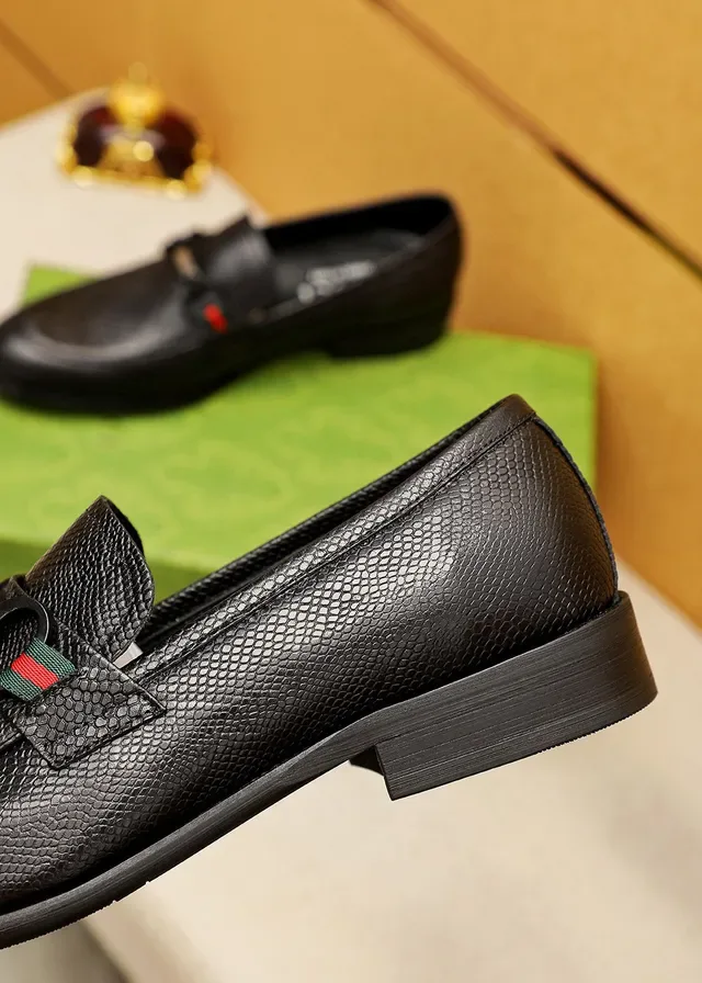 Gucci Horsebit 1955 Black Red Textured Leather Buckle Loafer 4