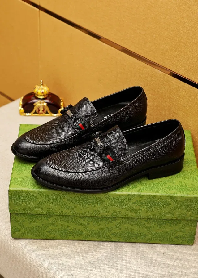 Gucci Horsebit 1955 Black Red Textured Leather Buckle Loafer 8