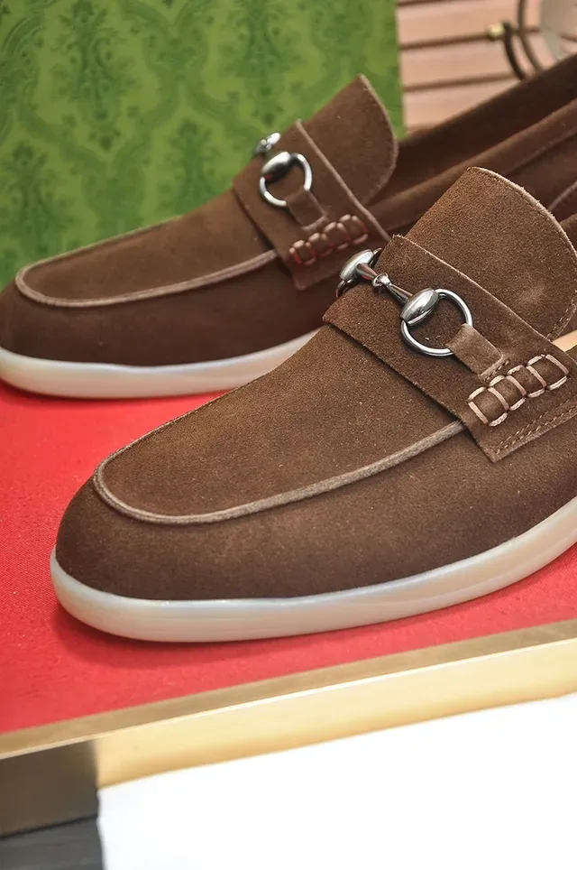 Gucci Horsebit 1955 棕色麂皮乐福鞋 2