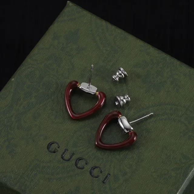 Gucci Horsebit 1955 বার্গান্ডি সিলভার হার্ট-শেপড রেজিন হার্ডওয়্যার নেকলেস 4