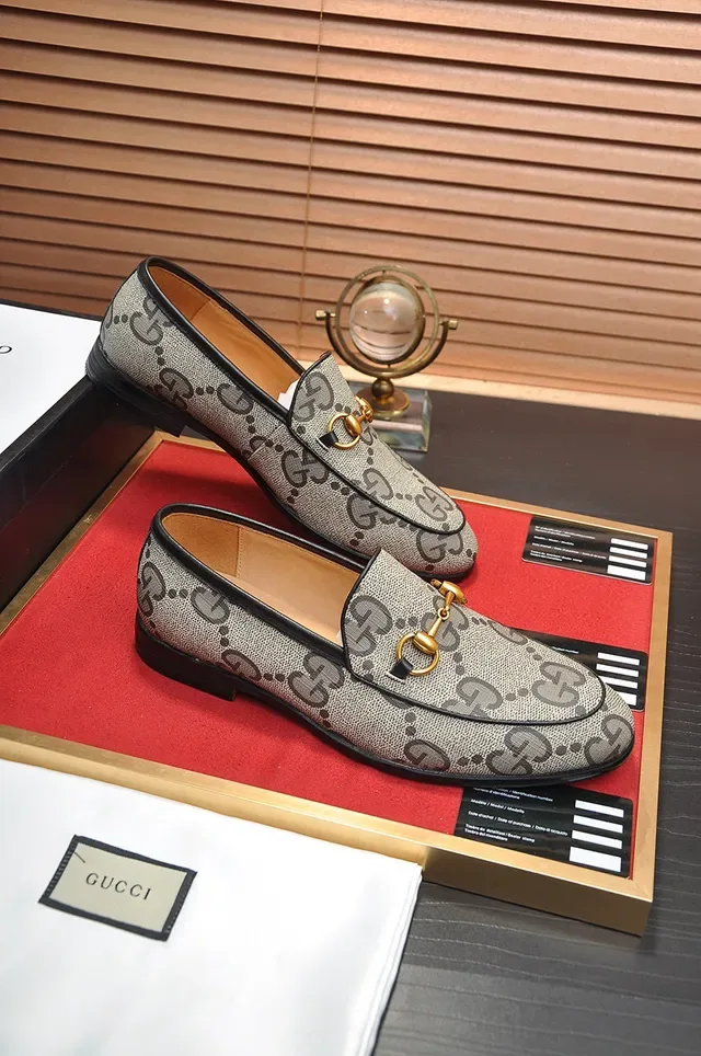 Gucci Horsebit 1955 GG Monogram Loafers de lona 5
