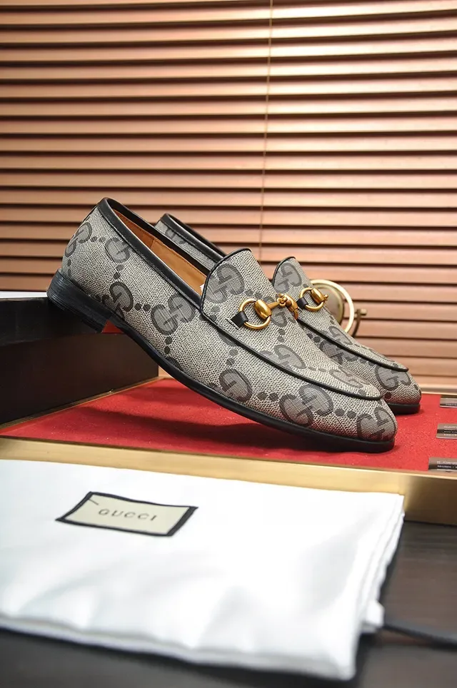Gucci Horsebit 1955 GG Monogram Loafers de lona 6