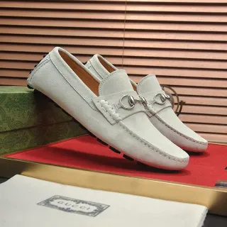 Gucci Horsebit 1955 Off-White أحذية ليفرز من الجلد المخملي