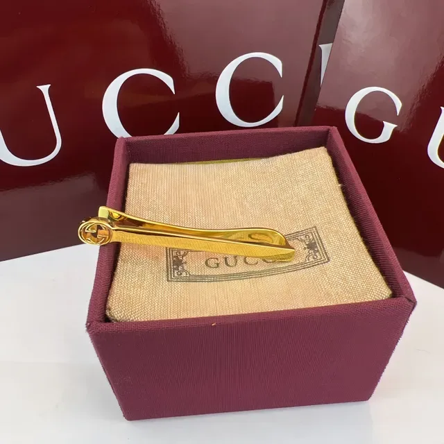 Gucci Interlocking G Dourado Borgonha Metal Polido Logo Cabeça Gravata 3