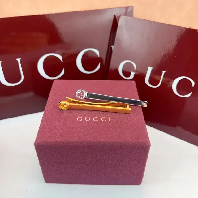 Gucci Interlocking G Dourado Borgonha Metal Polido Logo Cabeça Gravata 7