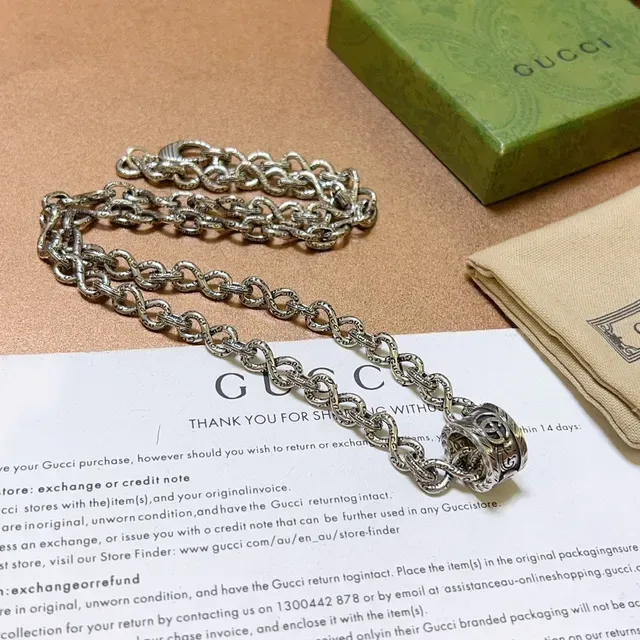 Gucci Interlocking G Pendant Twisted-Link Silver Necklace 3