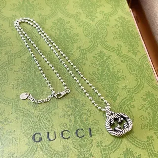 Gucci Interlocking G দড়ি টুইস্ট পেন্ডেন্ট নেকলেস