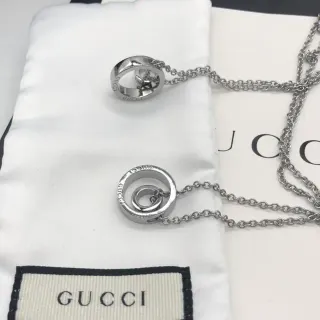 Gucci Pendentif Anneau Interlocking Ton Argent