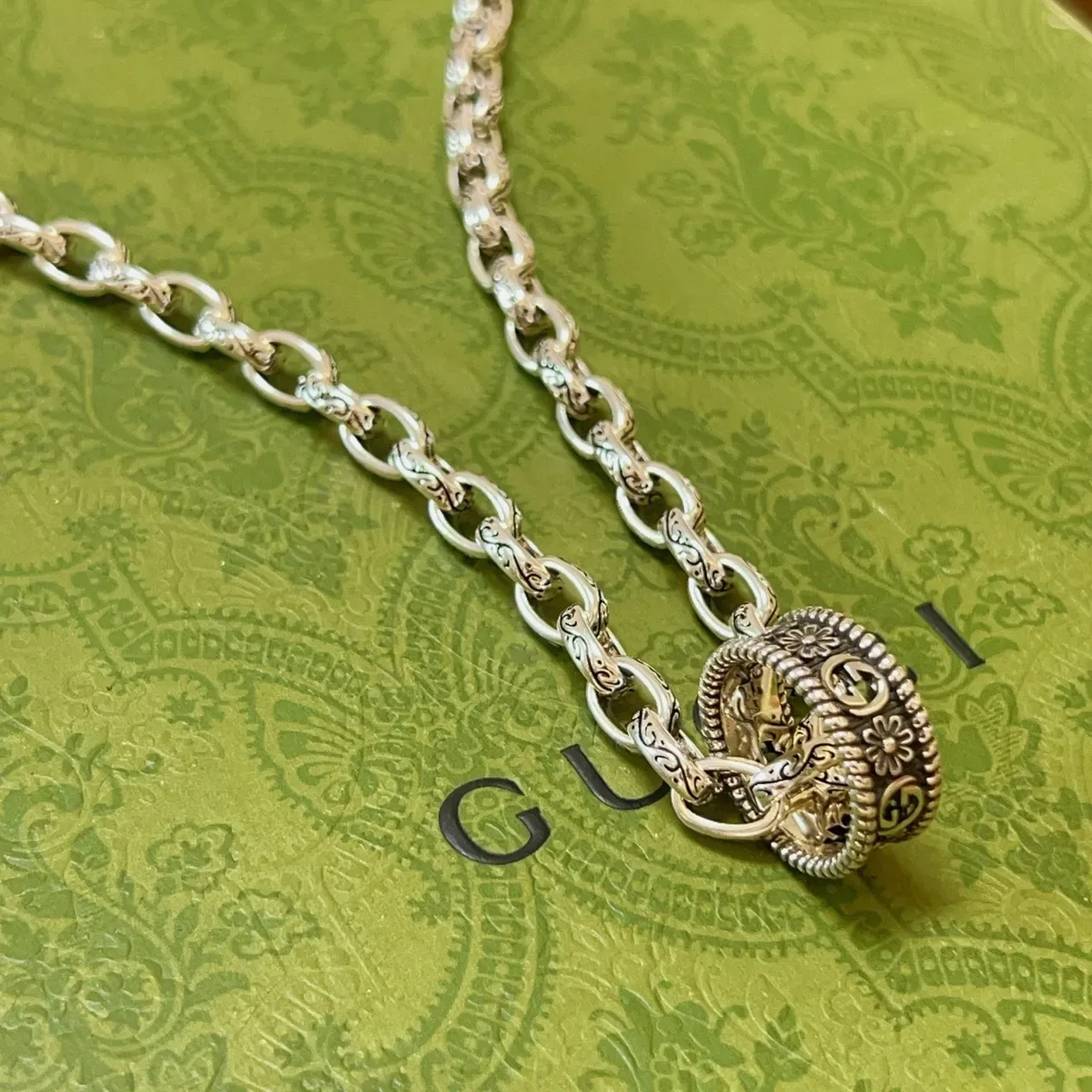 গুসি অর্নেট ফ্লোরাল G-Motif সিলভার চেইন নেকলেস 3