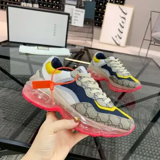 Gucci Rhyton zapatillas lifestyle con suela transparente beige navy amarillo