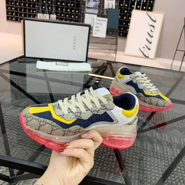 Gucci Rhyton sneakers lifestyle à semelle transparente en beige navy jaune 2