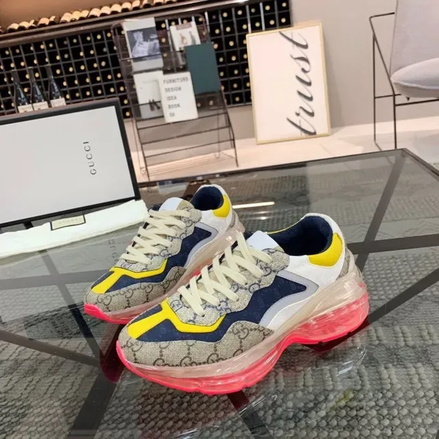 Gucci Rhyton sneakers lifestyle à semelle transparente en beige navy jaune 8